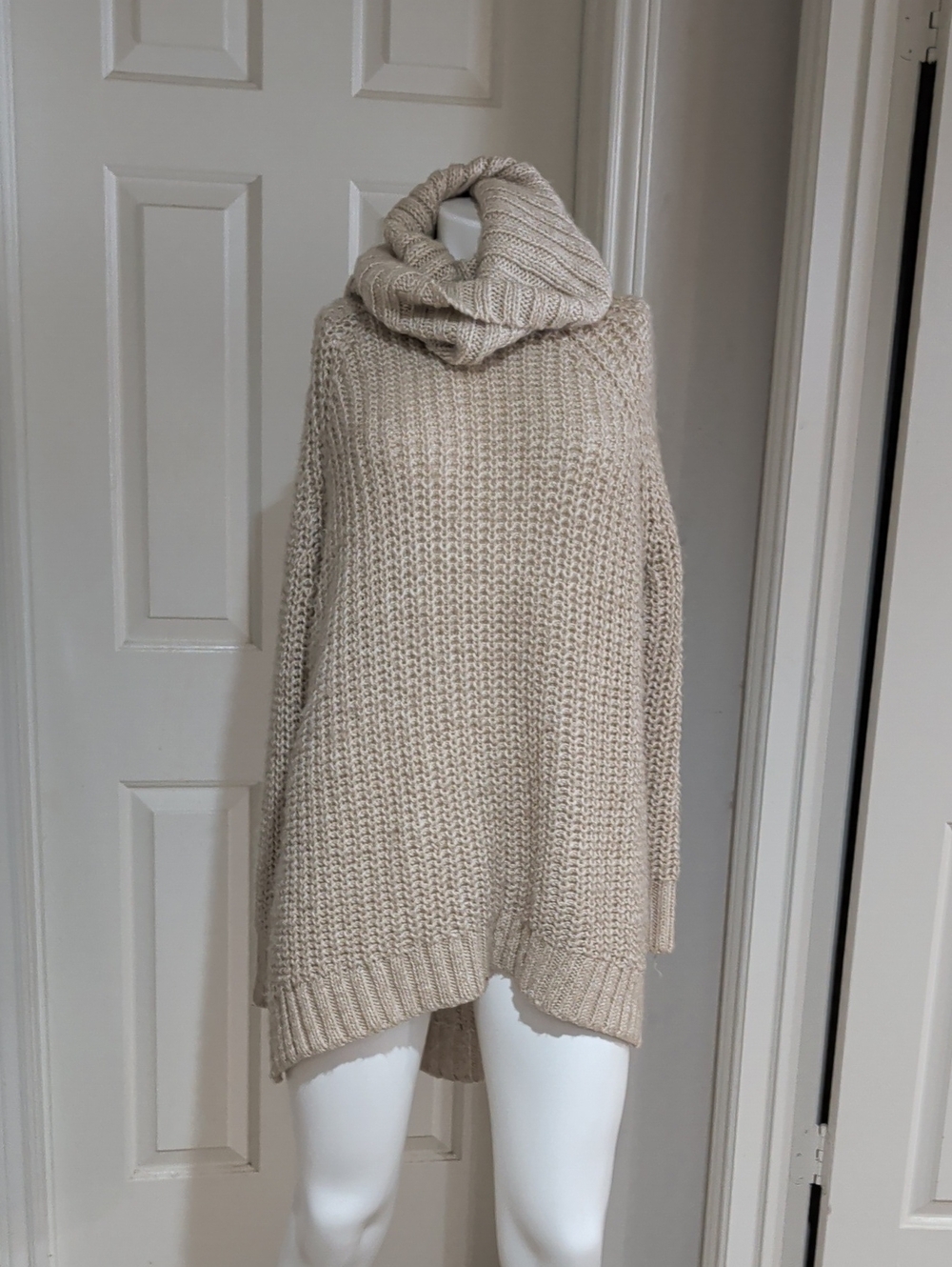 H&M Cream Cowl Neck Chunky Knit Sweater Women's Medium